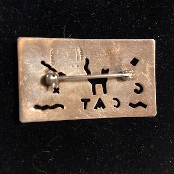 Handcrafted CAT pin brooch with metal smith’s maker’s mark - Picture 3 of 5
